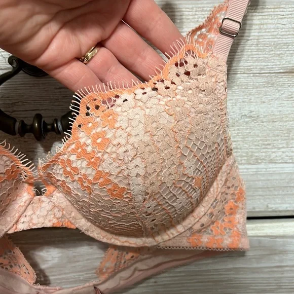 🔥SALE🔥Victoria’s Secret Dream Angels Padded Plunge Bra - Picture 2 of 6